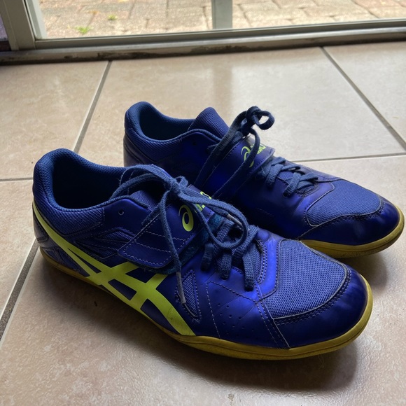 Track shoes - Picture 2 of 2